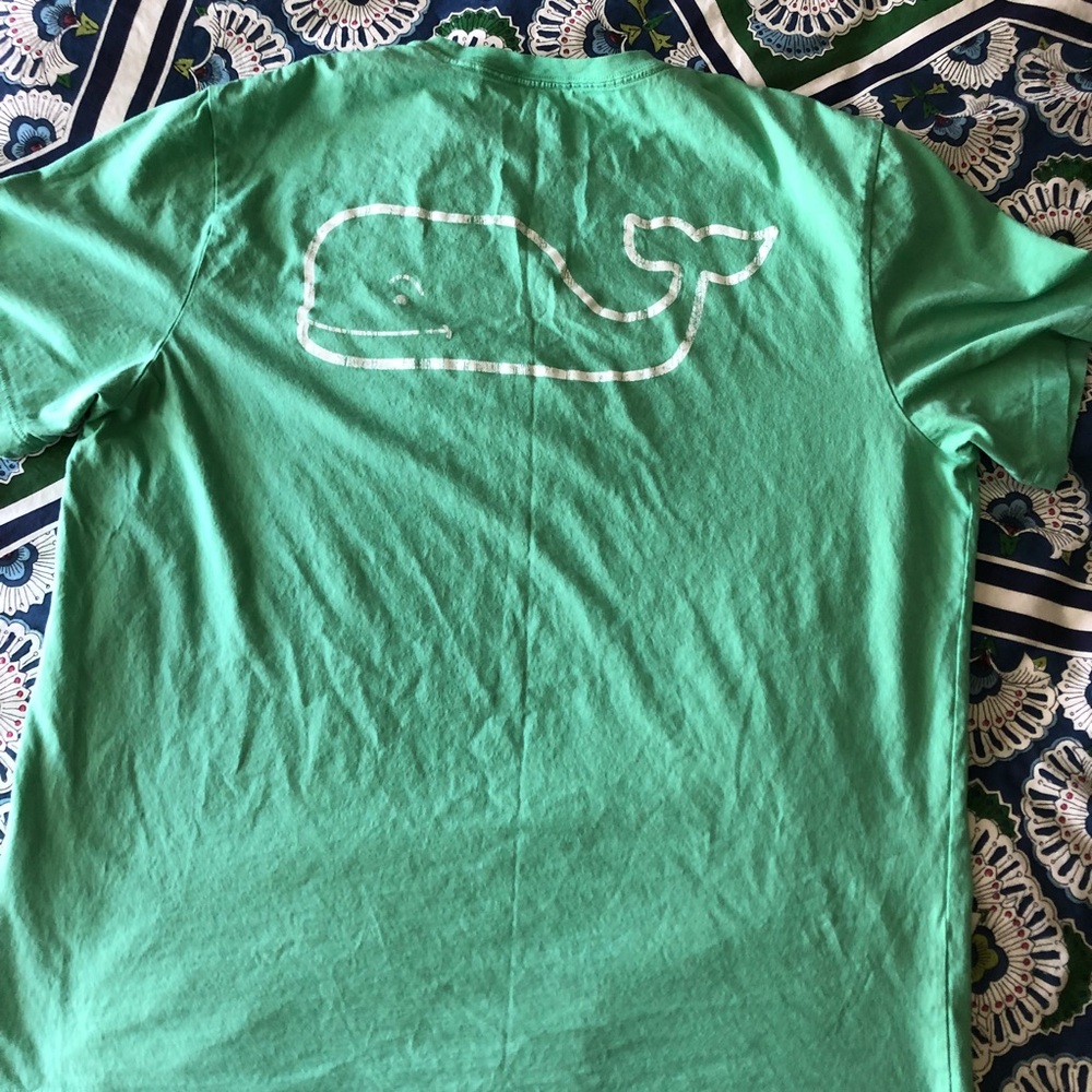 Vineyard Vines graphic tee
